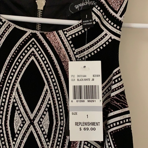 Dress - Picture 3 of 3